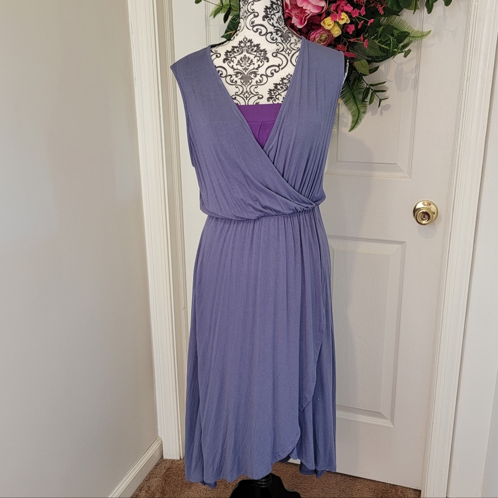 T Tahari Surplice Dress - Picture 3 of 11